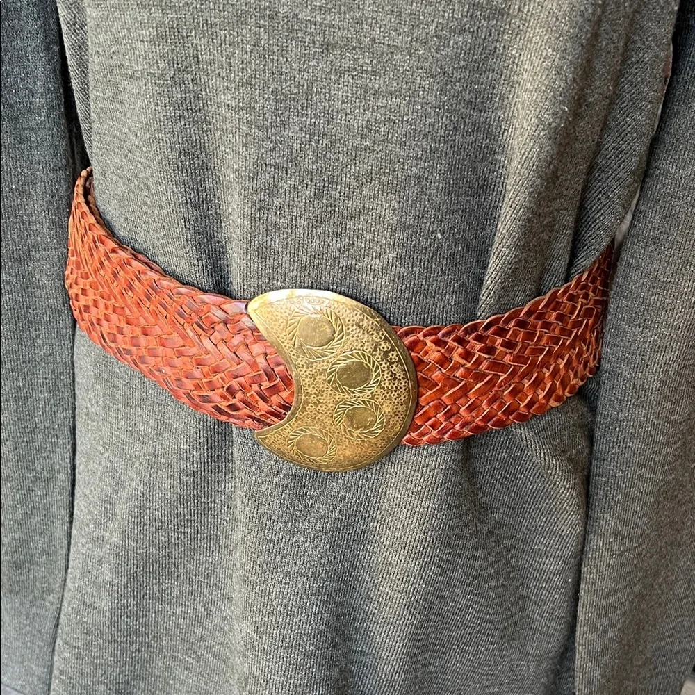 Vintage BOHO Moroccan Genuine Brown Leather Basket Weave Belt with Brass Buckle - Picture 2 of 13